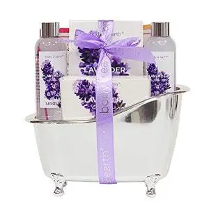 Body & Earth Lavender Scented Spa Gift Kit