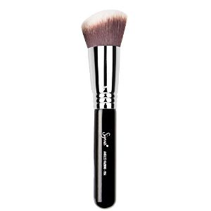 Sigma Beauty Angled Kabuki Brush